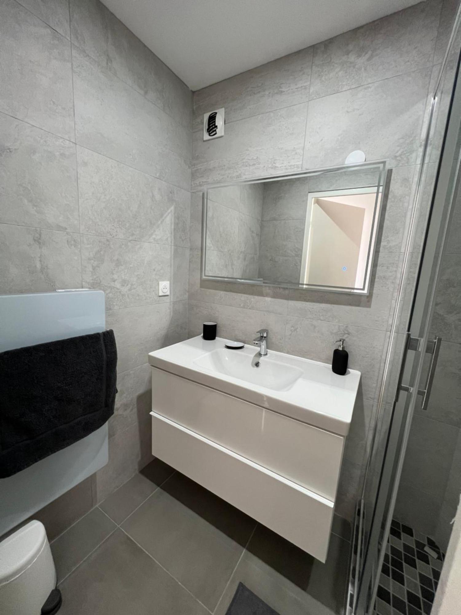 Super 4 Pieces Refait A Neuf Apartment Villeurbanne Luaran gambar